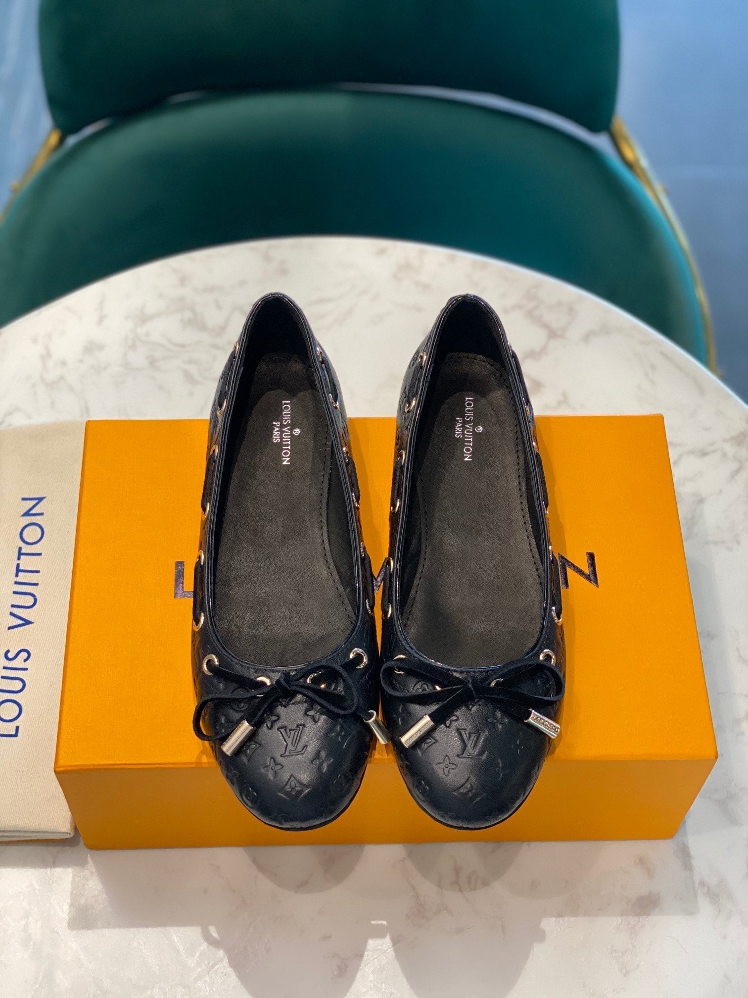 LOUIS VUITTON LV WOMEN'S BALLET FLAT IN BLACK EMBOSSED CALFSKIN WITH BOW