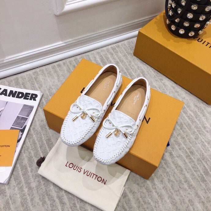 LOUIS VUITTON LV WOMEN'S DRIVER MOCCASIN IN WHITE EMBOSSED CALFSKIN