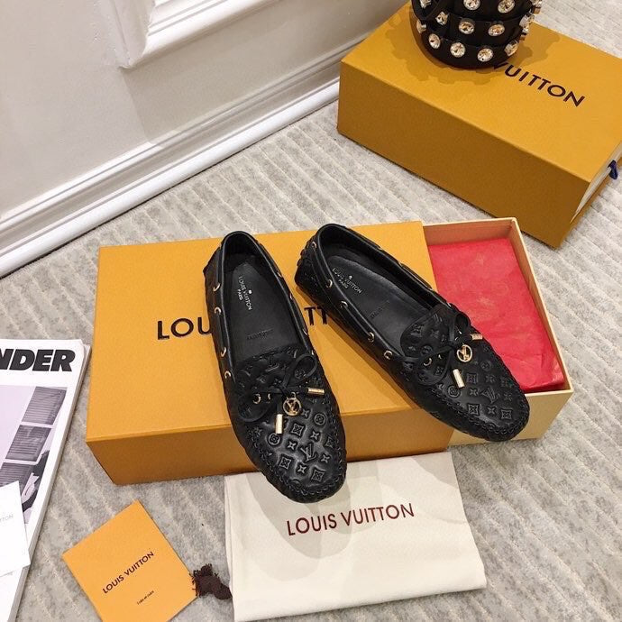 LOUIS VUITTON LV WOMEN'S DRIVER MOCCASIN IN BLACK EMBOSSED CALFSKIN