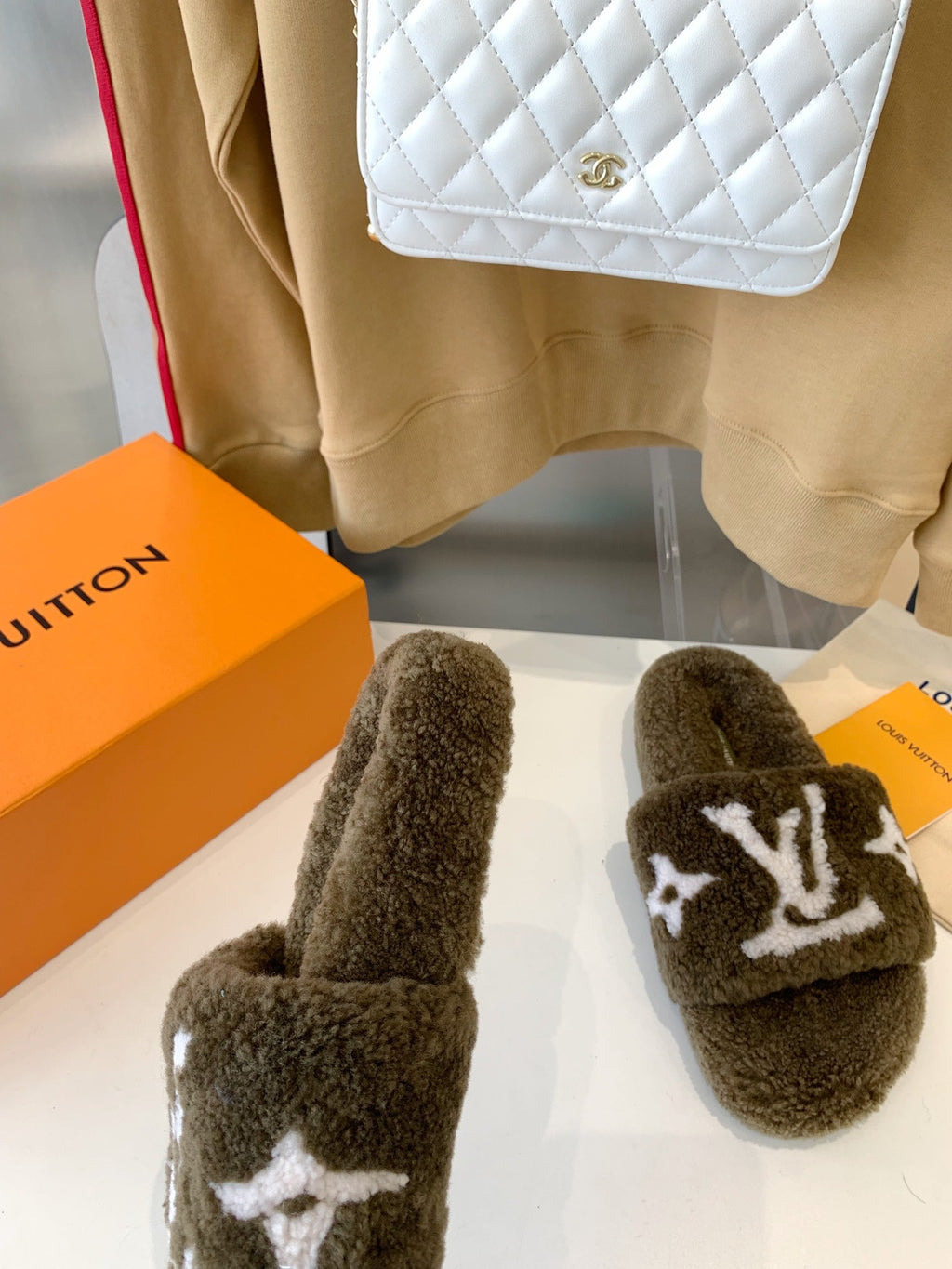 LOUIS VUITTON LV WOMEN'S PASEO FLAT SLIPPER IN OLIVE GREEN FLEECE WITH WHITE LOGO