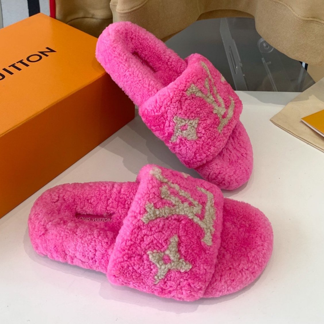 LOUIS VUITTON LV WOMEN'S PASEO FLAT SLIPPER IN BRIGHT PINK FLEECE WITH TAN BROWN LOGO