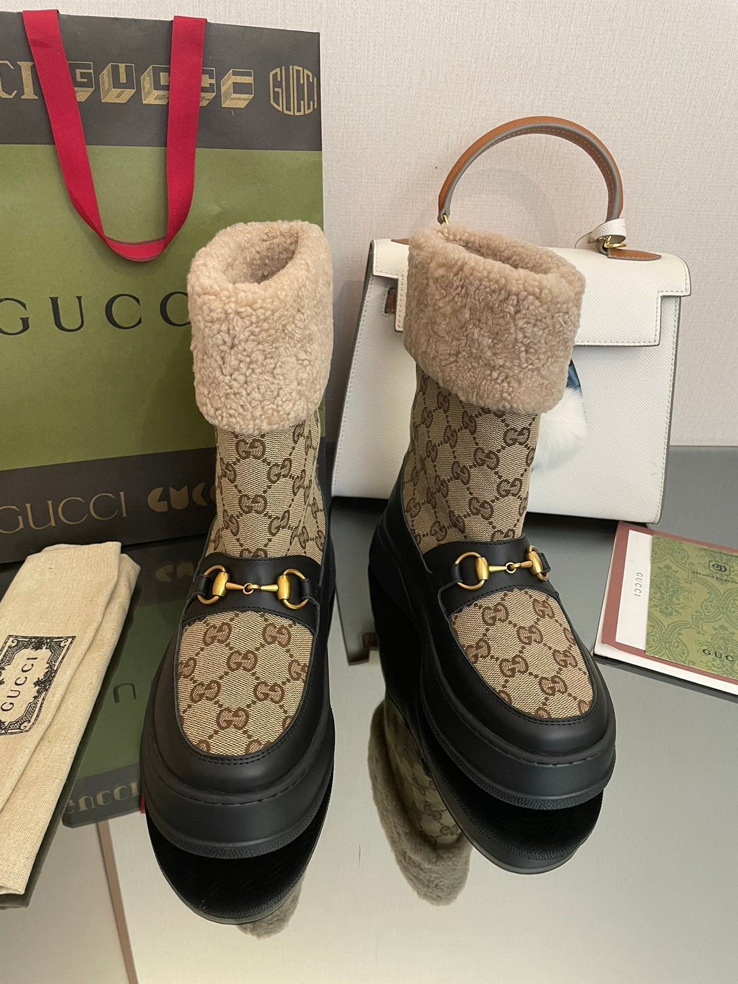 GUCCI HORSEBIT SNOW ANKLE BOOTS IN ECRU BEIGE MONOGRAM JACQUARD FABRIC MIX BLACK CALFSKIN AND LAMB WOOL LINING