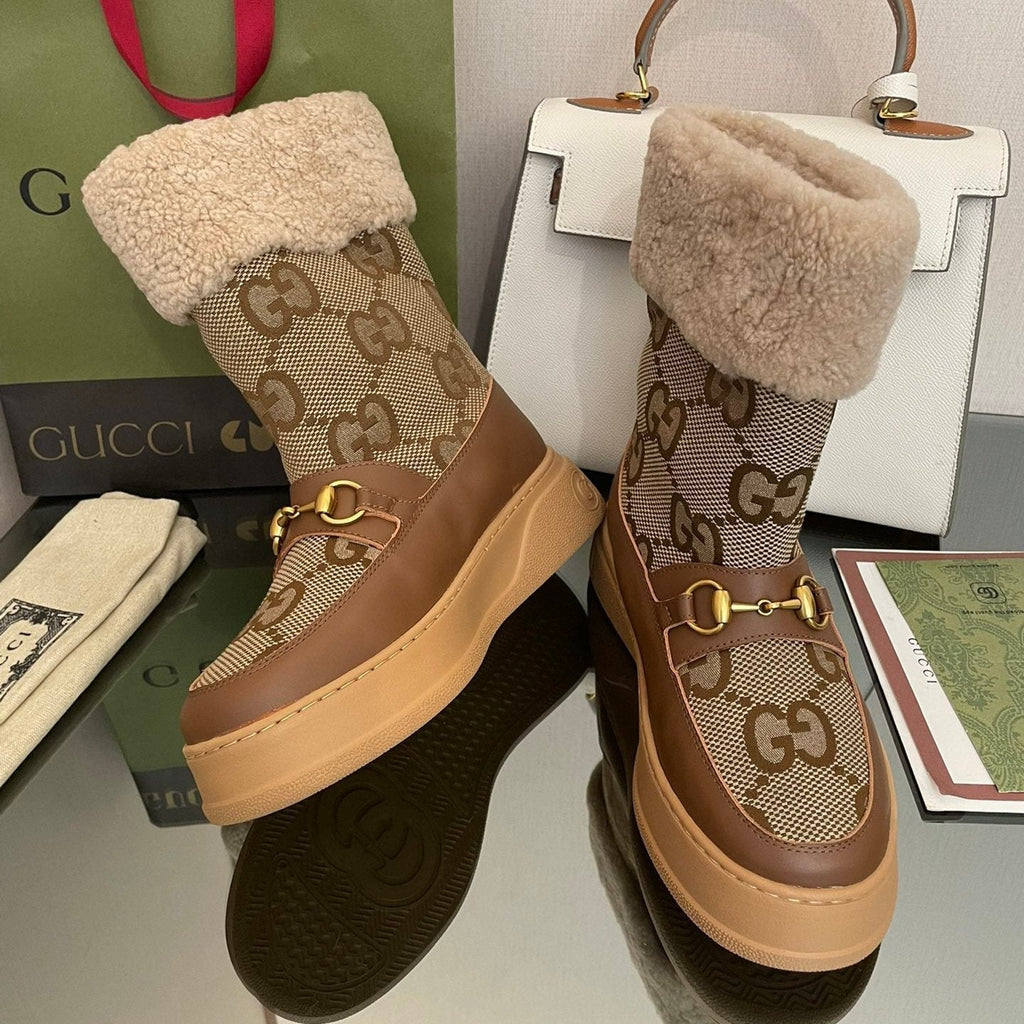 GUCCI HORSEBIT SNOW ANKLE BOOTS IN ECRU BEIGE MONOGRAM JACQUARD FABRIC MIX BROWN CALFSKIN AND LAMB WOOL LINING