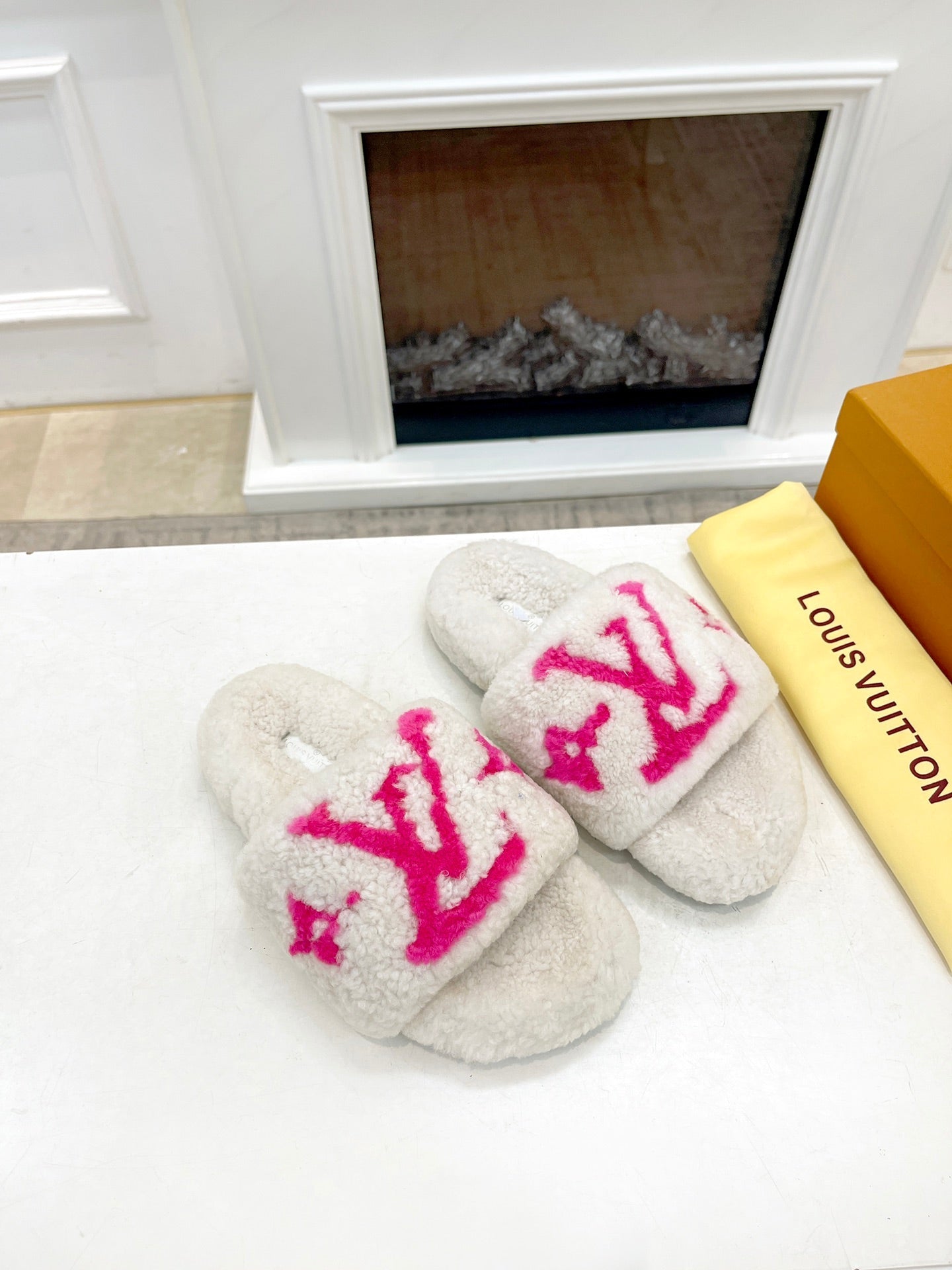 LOUIS VUITTON LV FLAT SLIPPER IN WHITE MIX BRIGHT PINK SHEARLING