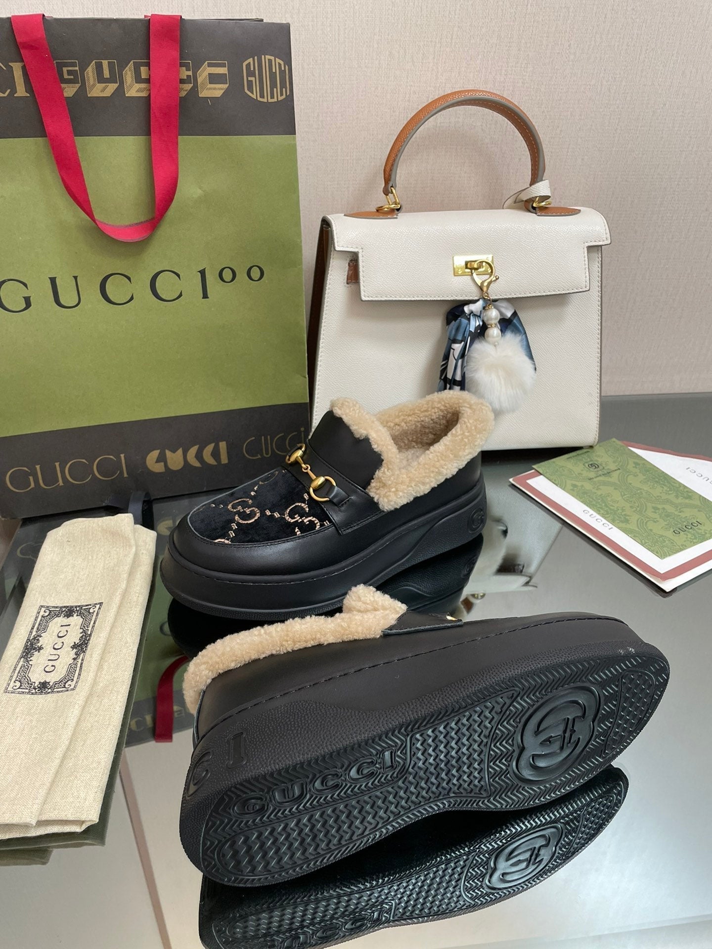 GUCCI LOAFER IN BLACK JACQUARD AND CALFSKIN WITH BEIGE WOOL LINING