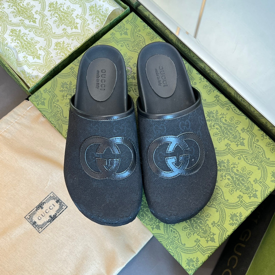 GUCCI INTERLOCKING G MULE IN BLACK MONOGRAM CANVAS AND LEATHER
