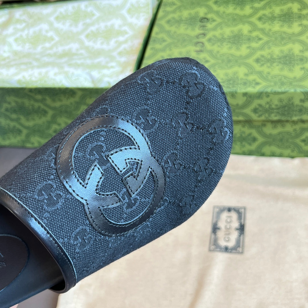 GUCCI INTERLOCKING G MULE IN BLACK MONOGRAM CANVAS AND LEATHER