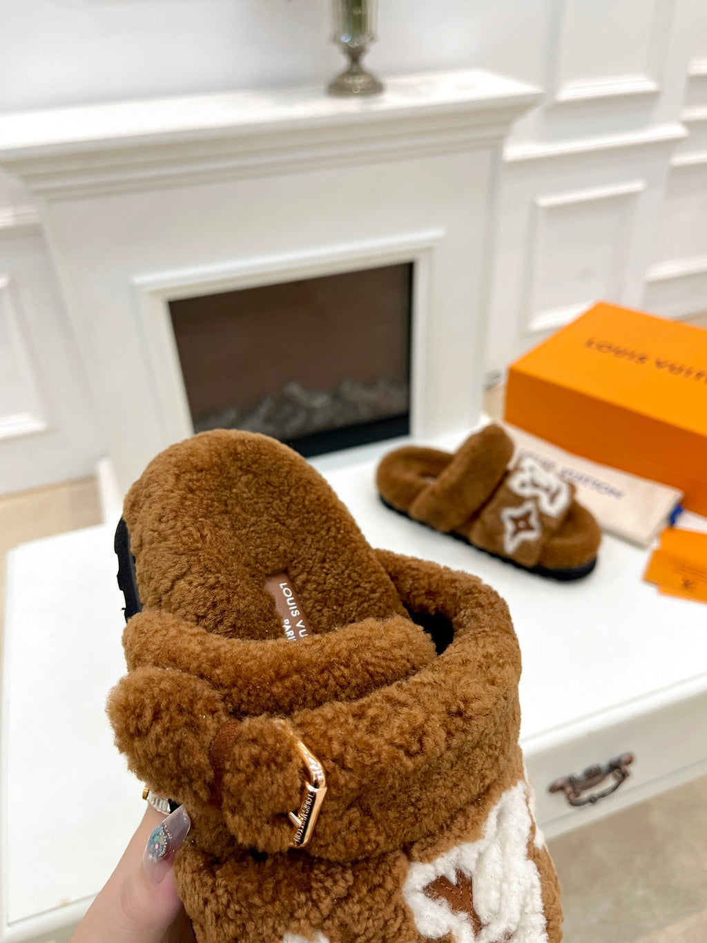 LOUIS VUITTON DAD SANDAL MULE IN CARAMEL BROWN MIX WHITE FLEECE