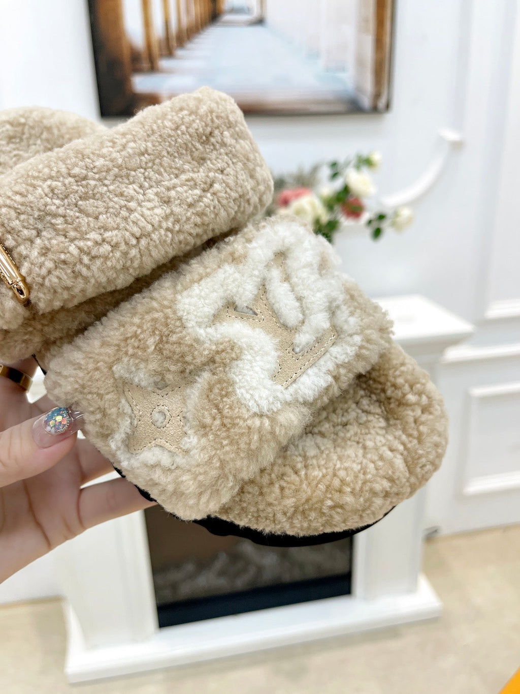 LOUIS VUITTON DAD SANDAL MULE IN WHEAT TAN MIX WHITE FLEECE
