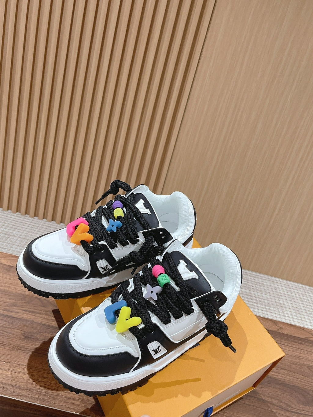 LOUIS VUITTON LV Trainer Maxi Sneaker White Mix Black Calfskin