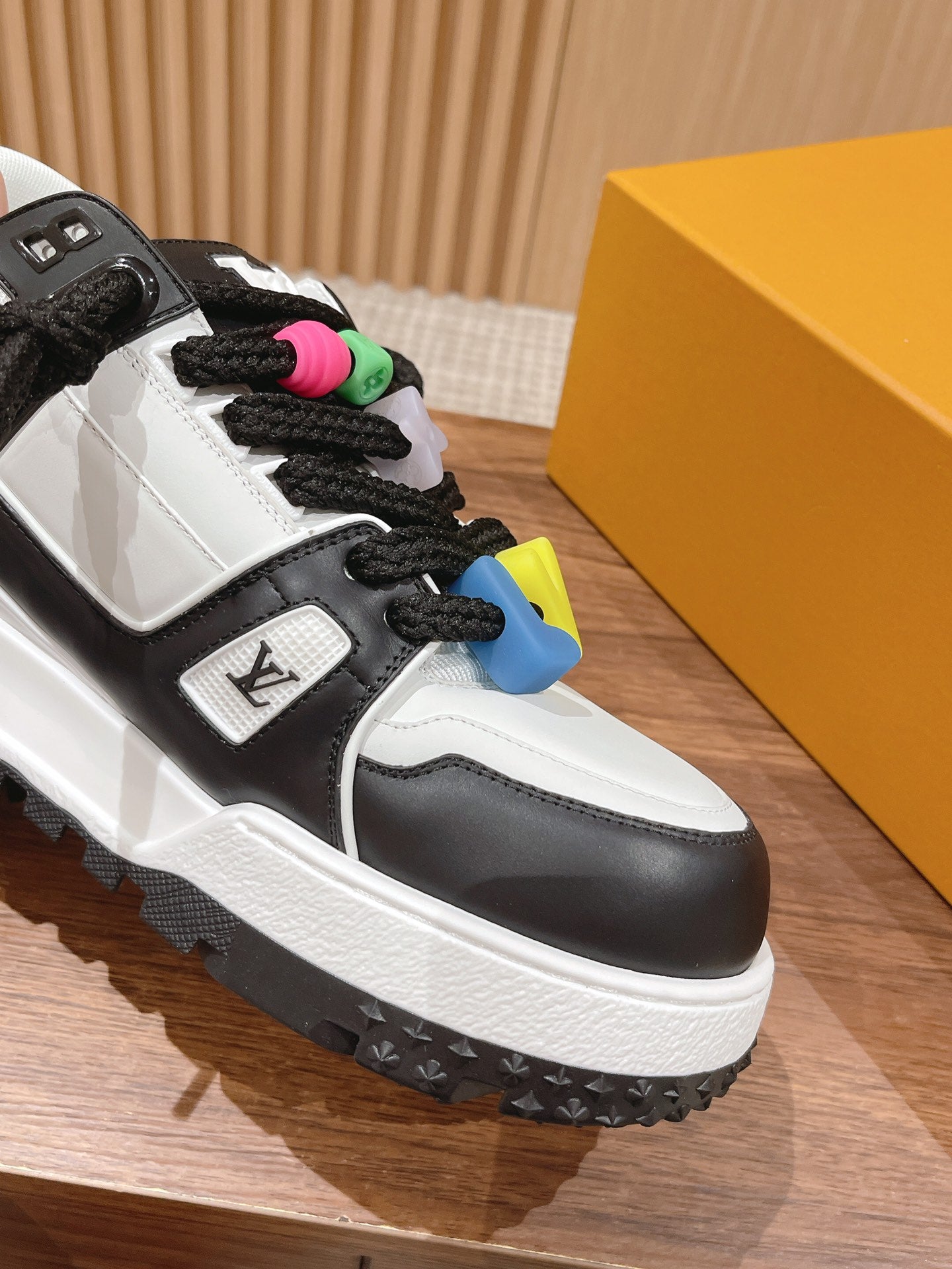 LOUIS VUITTON LV Trainer Maxi Sneaker White Mix Black Calfskin