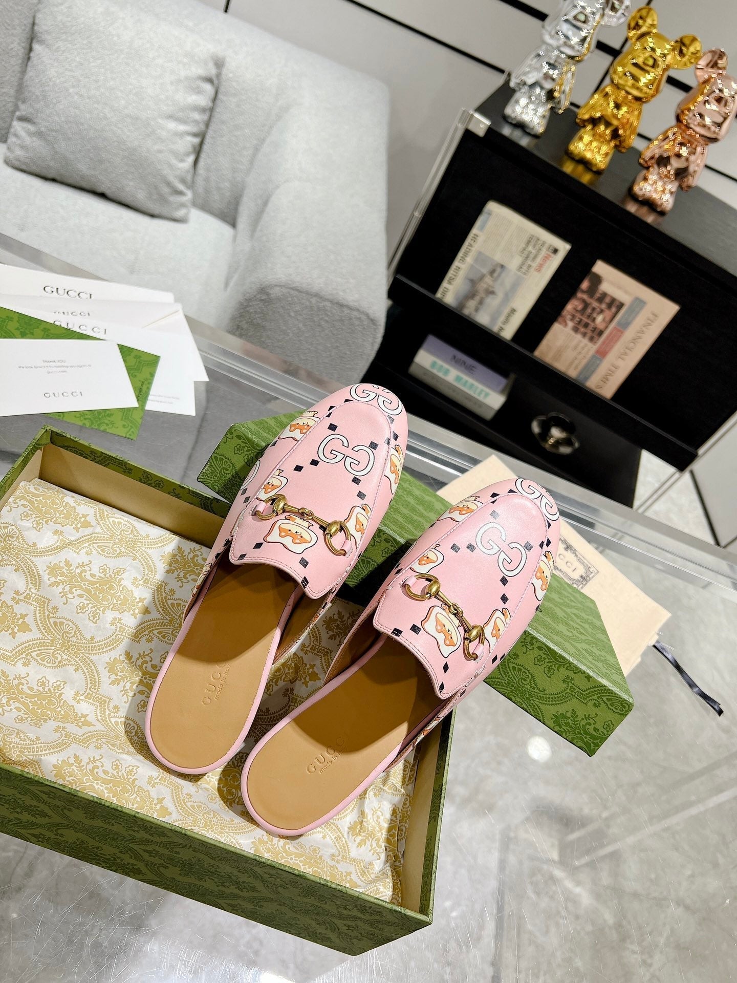GUCCI HORSEBIT SLIPPER MULE WITH CUTE CAT PRINT IN LIGHT PINK CALFSKIN