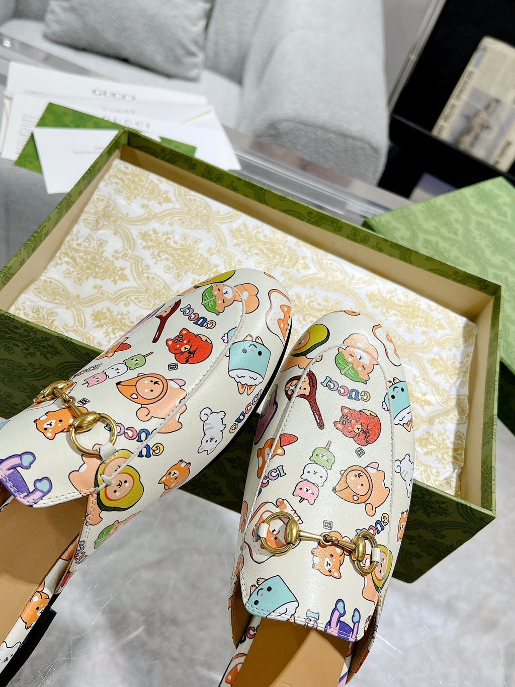 GUCCI HORSEBIT SLIPPER MULE WITH CUTE ANIMAL PRINT IN WHITE CALFSKIN