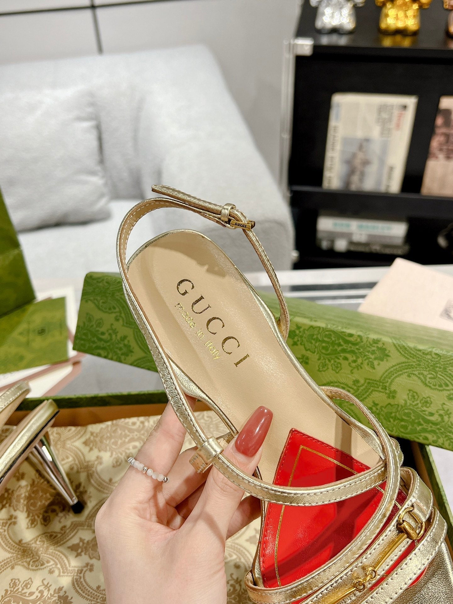 GUCCI HIGH HEEL 65MM IN LIGHT GOLD CALFSKIN WITH RED HEART