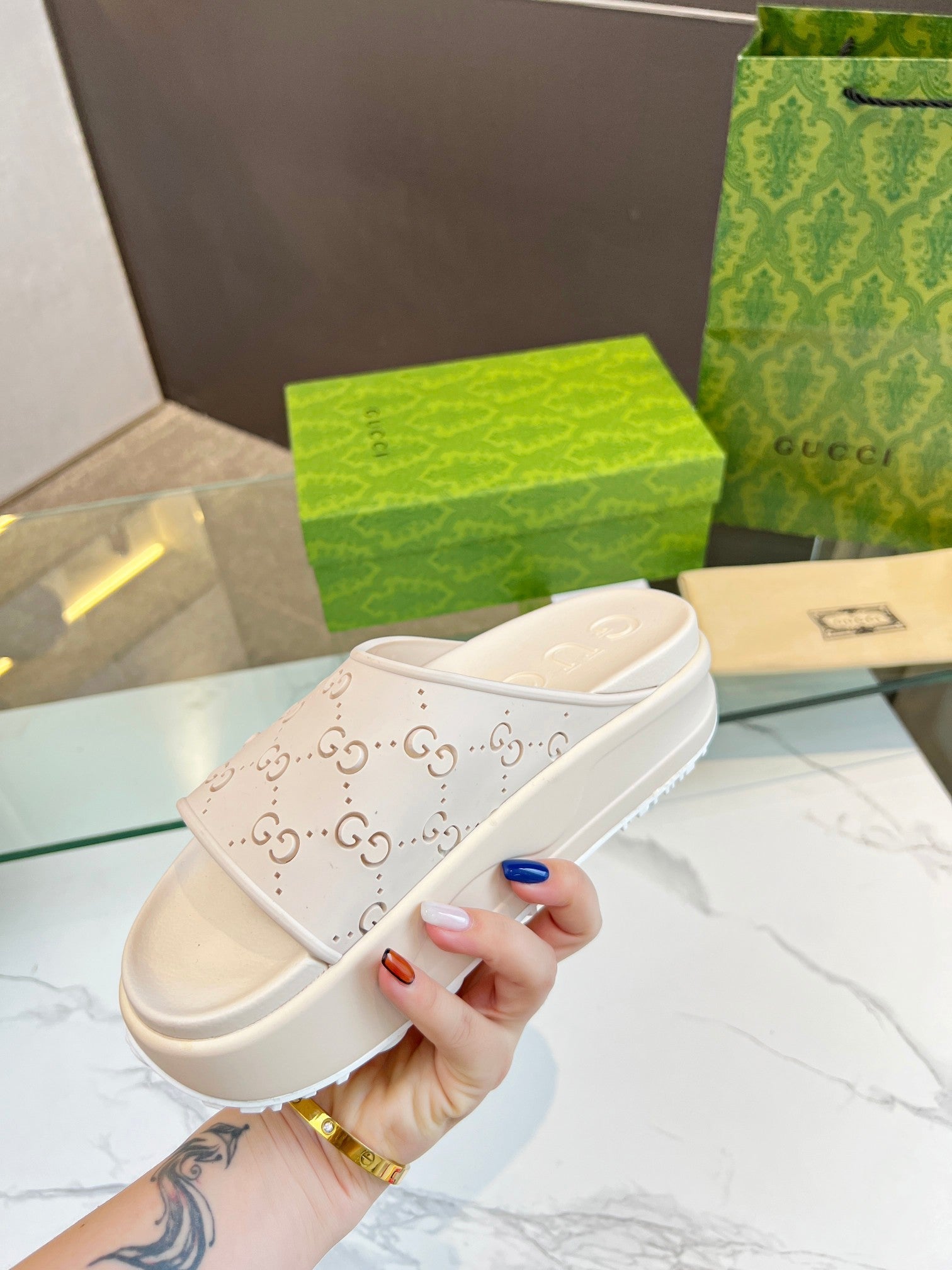 GUCCI PLATFORM SANDALS IN WHITE CREAM MONOGRAM IMPORTED TPU