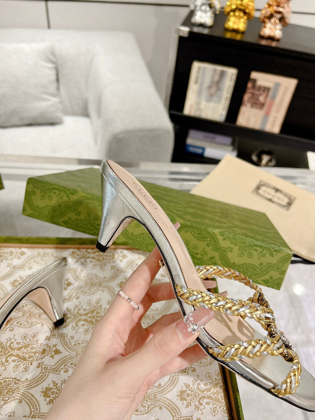 GUCCI CRYSTAL MID - HEEL SILVER CALFSKIN
