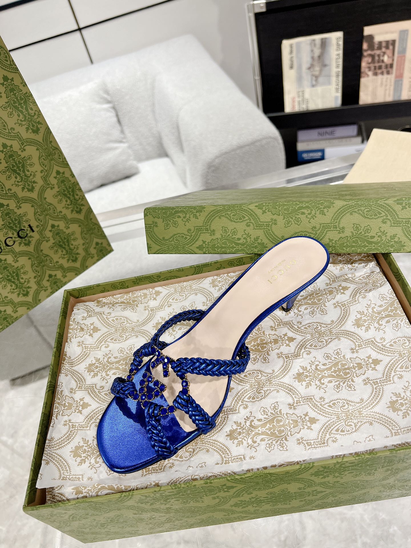 GUCCI CRYSTAL MID - HEEL AZURE CALFSKIN