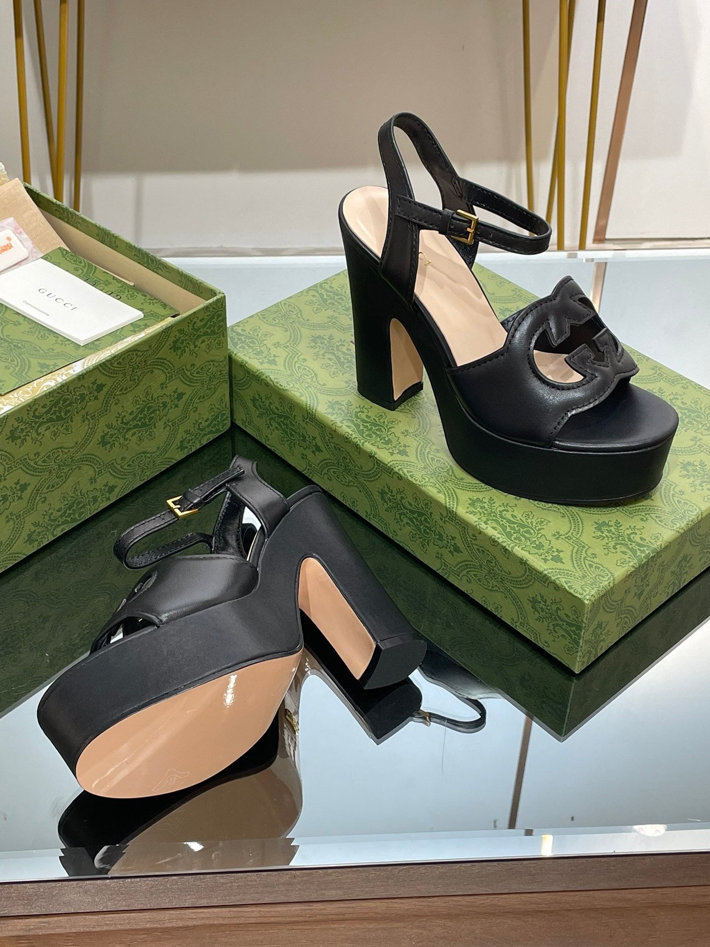 GUCCI 120 INTERLOCKING G SANDAL BLACK CALFSKIN