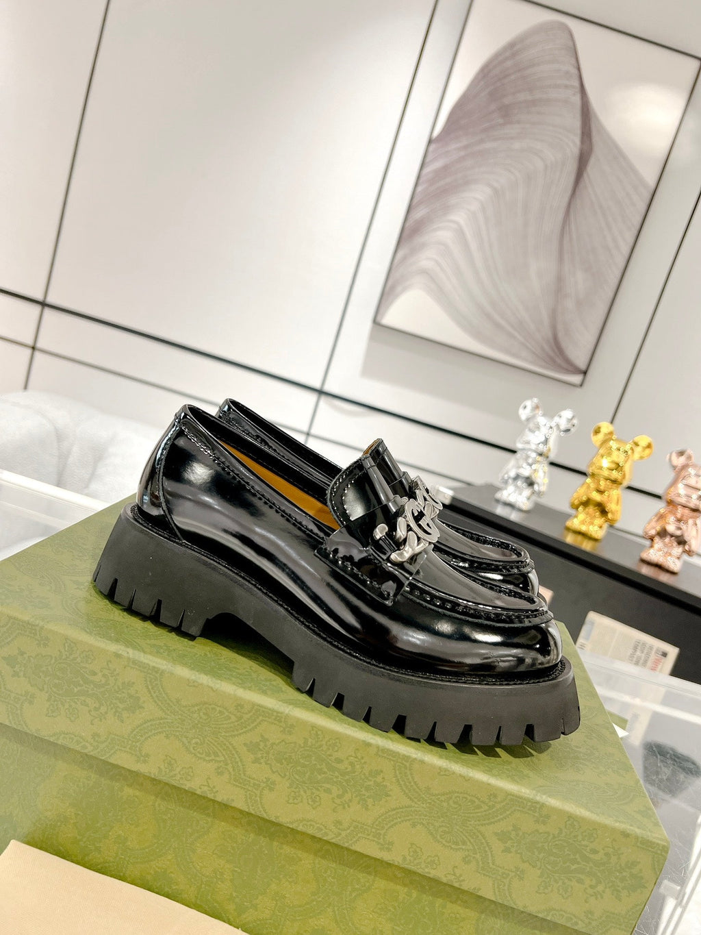 GUCCI LOAFER WITH CHAINS GLOSSY BLACK CALFSKIN