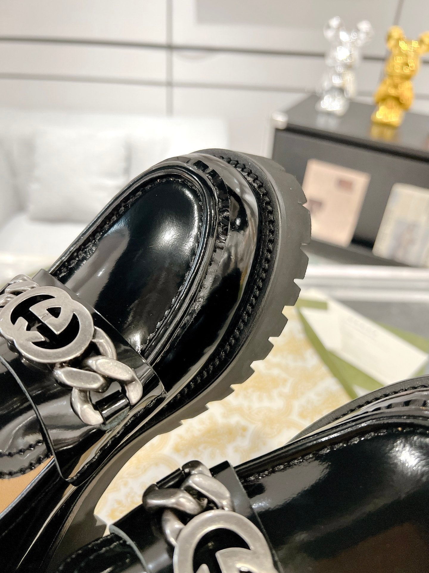 GUCCI LOAFER WITH CHAINS GLOSSY BLACK CALFSKIN