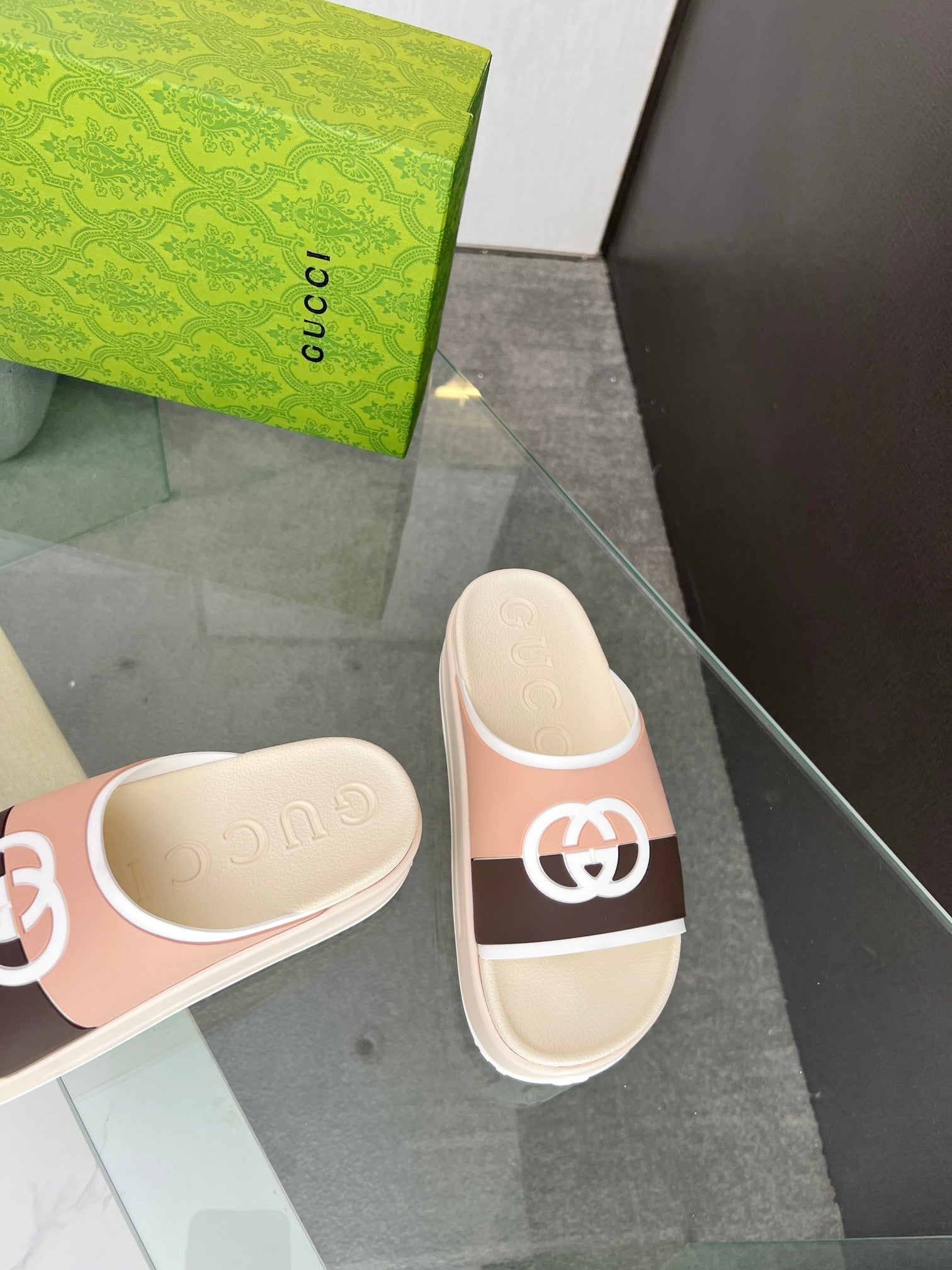 GUCCI INTERLOCKING G SLIDE SANDAL IN WHITE CREAM MIX COLORFUL IMPORTED TPU