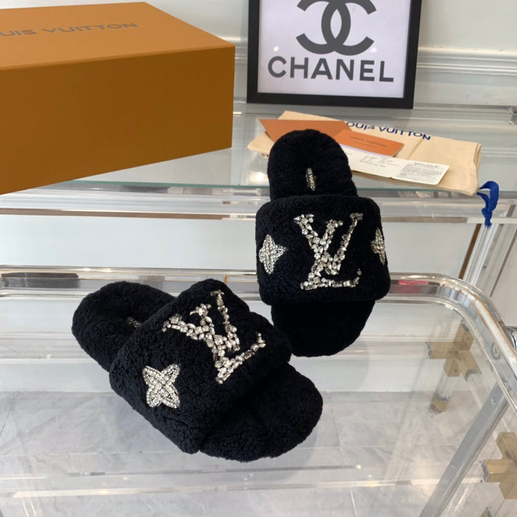 LOUIS VUITTON LV WOMEN'S PASEO FLAT SLIPPER IN BLACK FLEECE