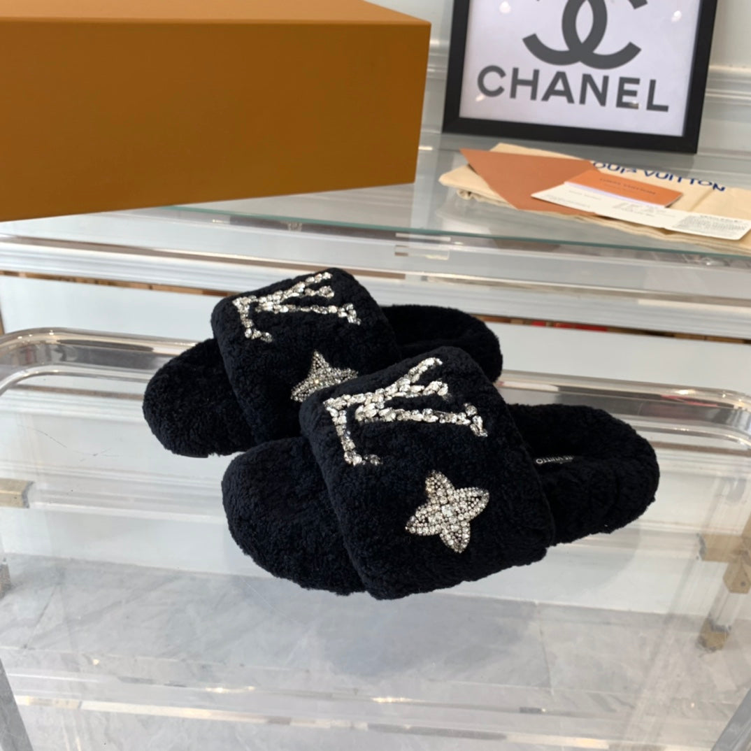 LOUIS VUITTON LV WOMEN'S PASEO FLAT SLIPPER IN BLACK FLEECE