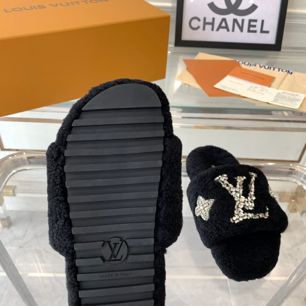 LOUIS VUITTON LV WOMEN'S PASEO FLAT SLIPPER IN BLACK FLEECE