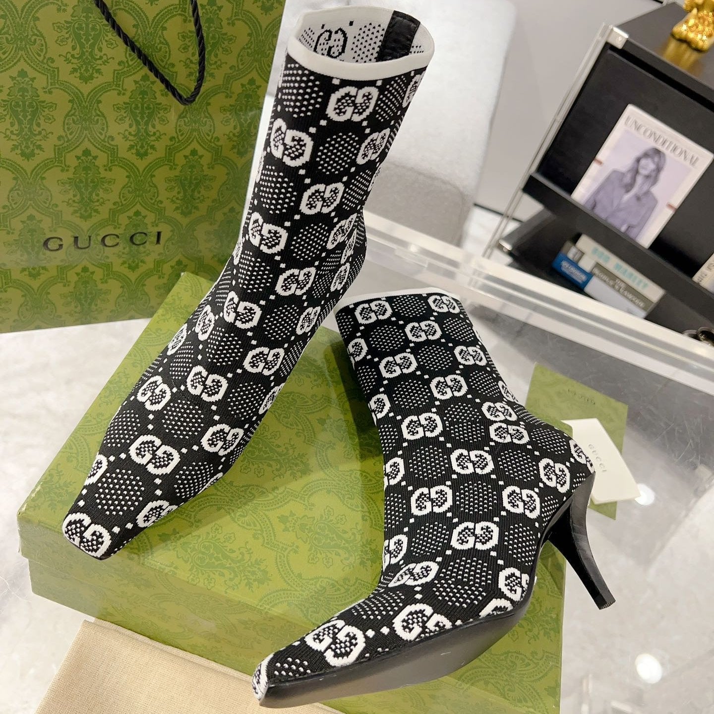 GUCCI ANKLE BOOTS IN BLACK MIX WHITE KNITTED FABRIC WITH RETRO STYLE