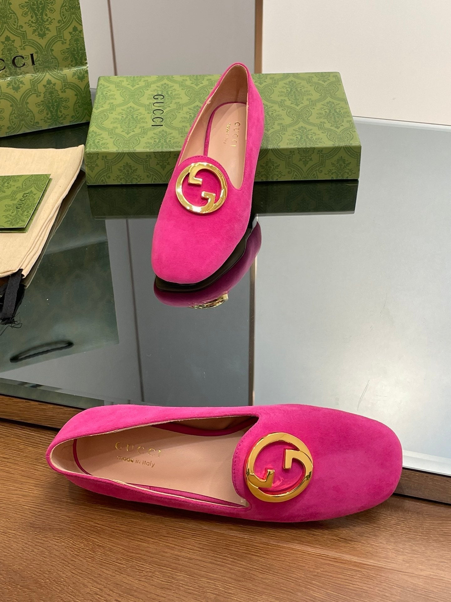 GUCCI BLONDIE LOGO-PLAQUE LOAFERS IN FUSCIA PINK SUEDE WITH GOLD HARDWARE