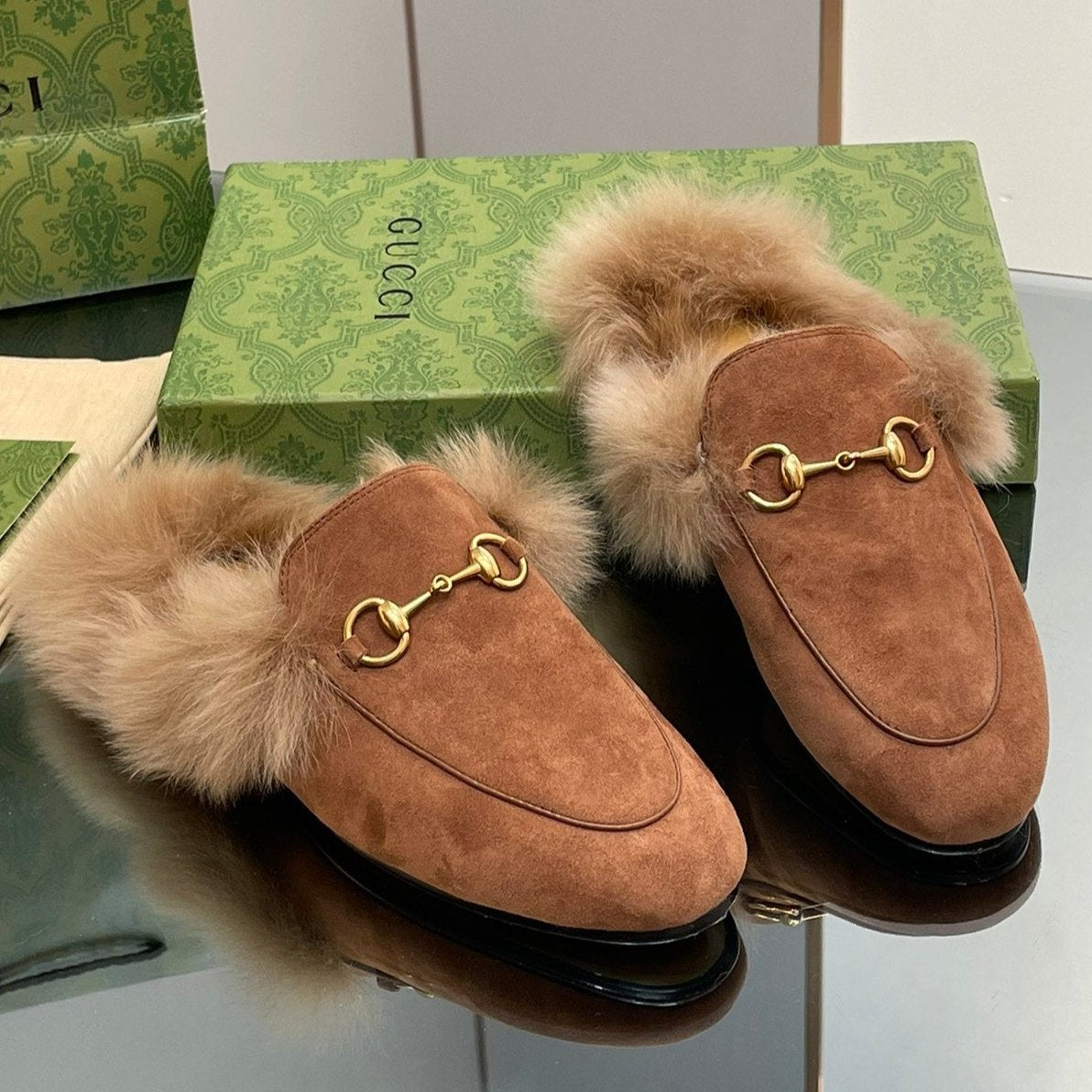 GUCCI HORSEBIT MULE IN BRONZE BROWN SUEDE AND LAMB WOOL LINING