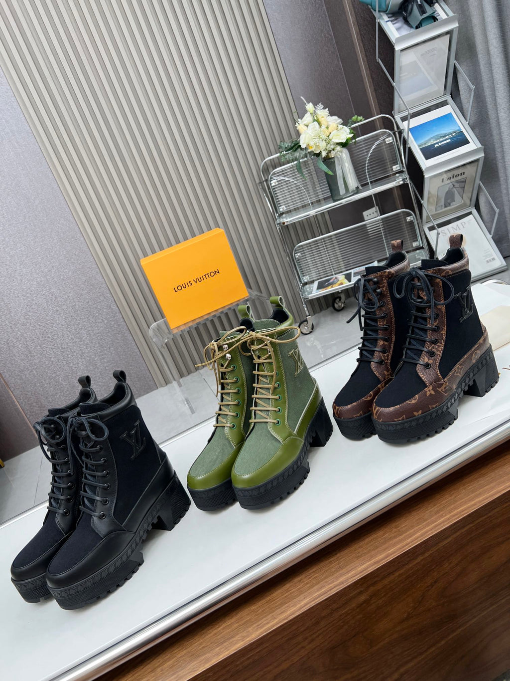 LOUIS VUITTON LAUREATE PLATFORM DESERT BOOT IN BLACK JACQUARD AND CHOCOLATE BROWN CALFSKIN