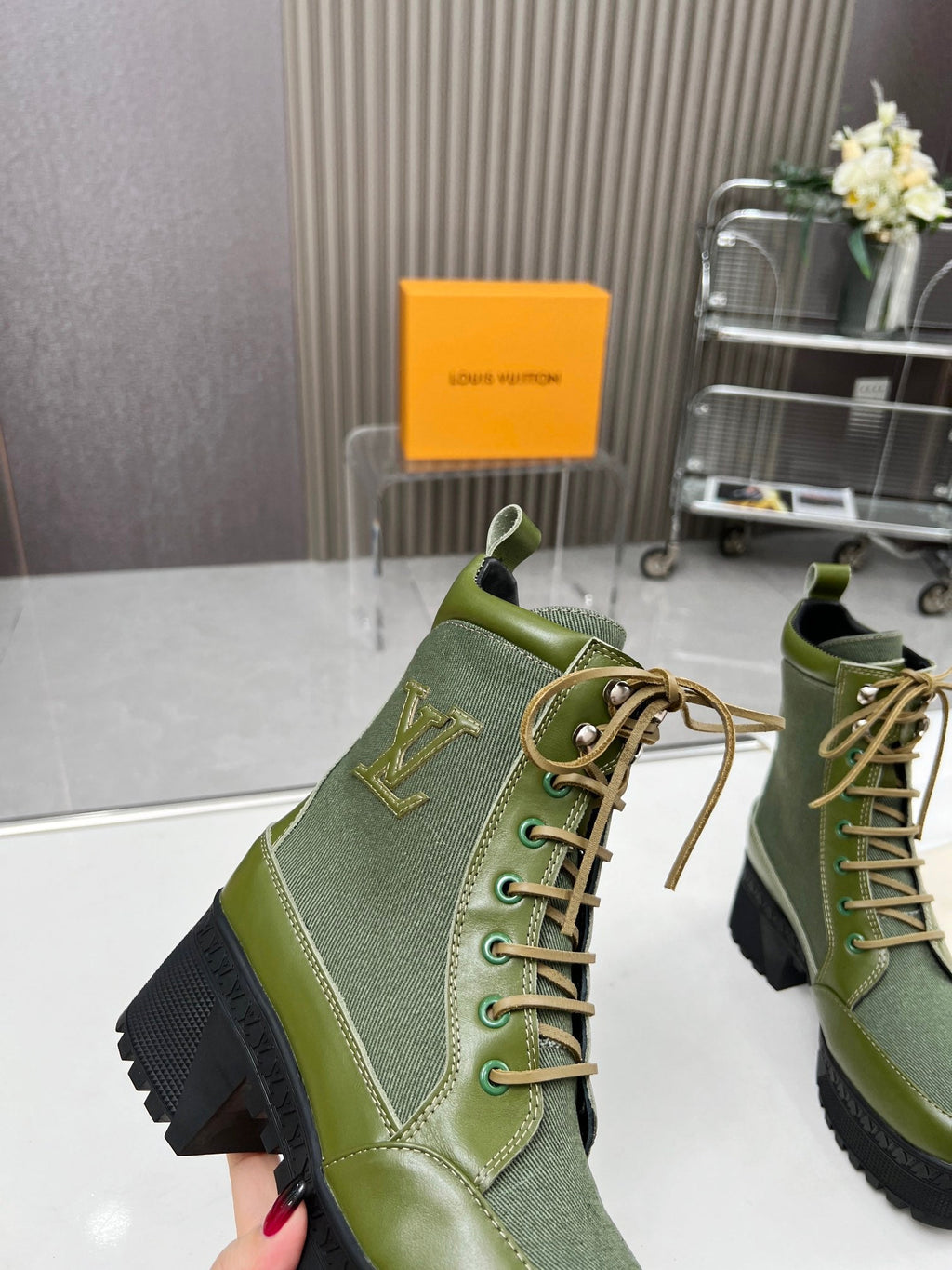 LOUIS VUITTON LAUREATE PLATFORM DESERT BOOT IN DARK OLIVE GREEN JACQUARD AND CALFSKIN