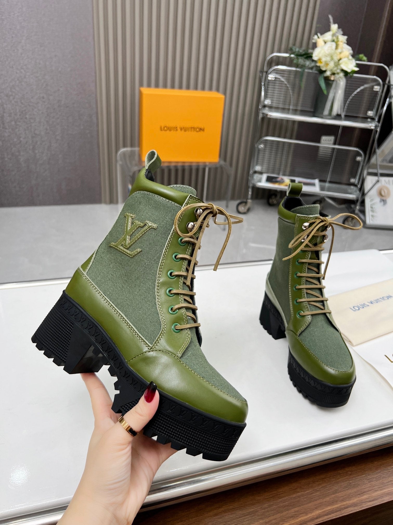 LOUIS VUITTON LAUREATE PLATFORM DESERT BOOT IN DARK OLIVE GREEN JACQUARD AND CALFSKIN