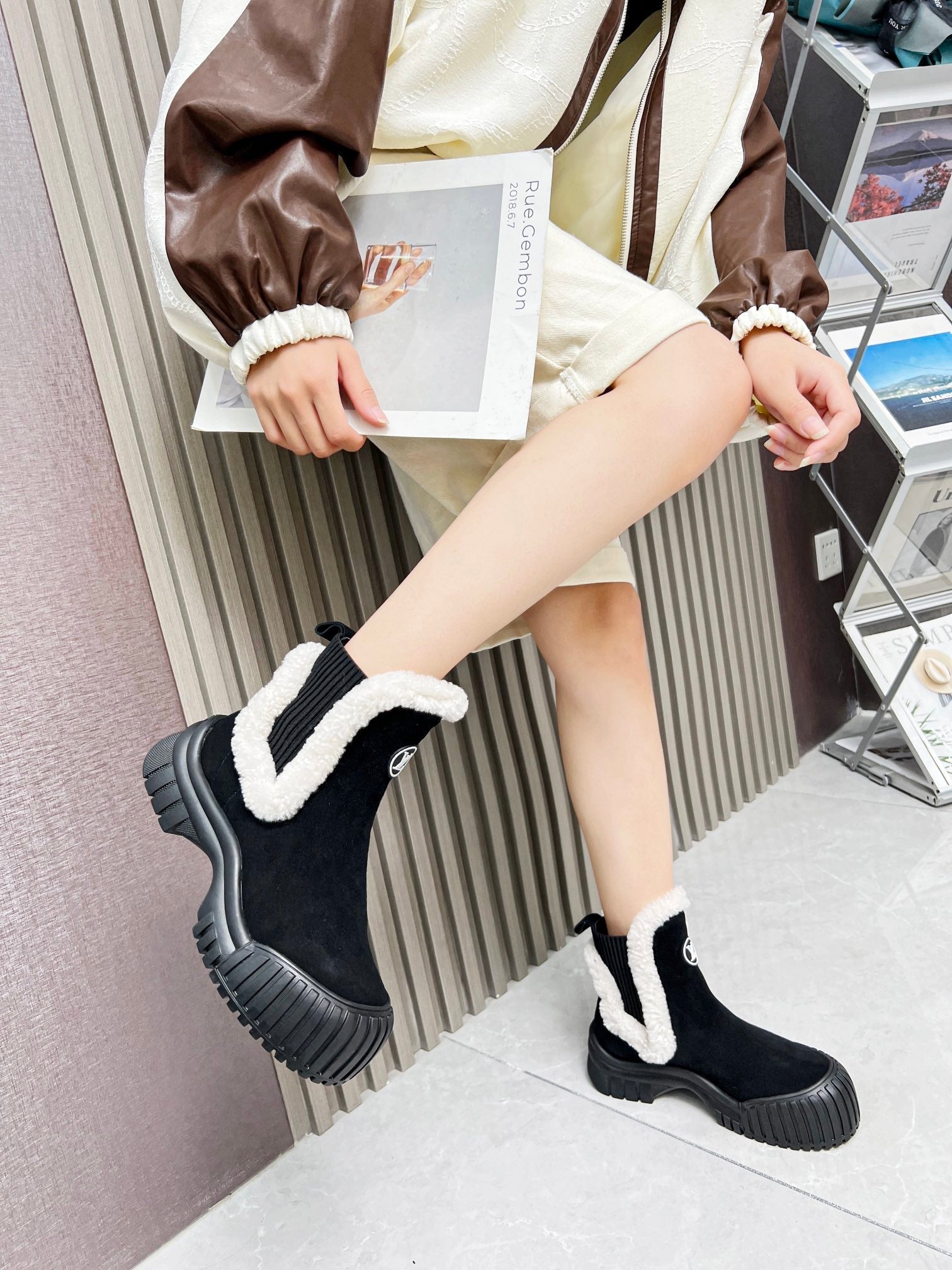LOUIS VUITTON LV RUBY FLAT ANKLE BOOT IN BLACK SUEDE CALF LEATHER AND WHITE SHEARLING