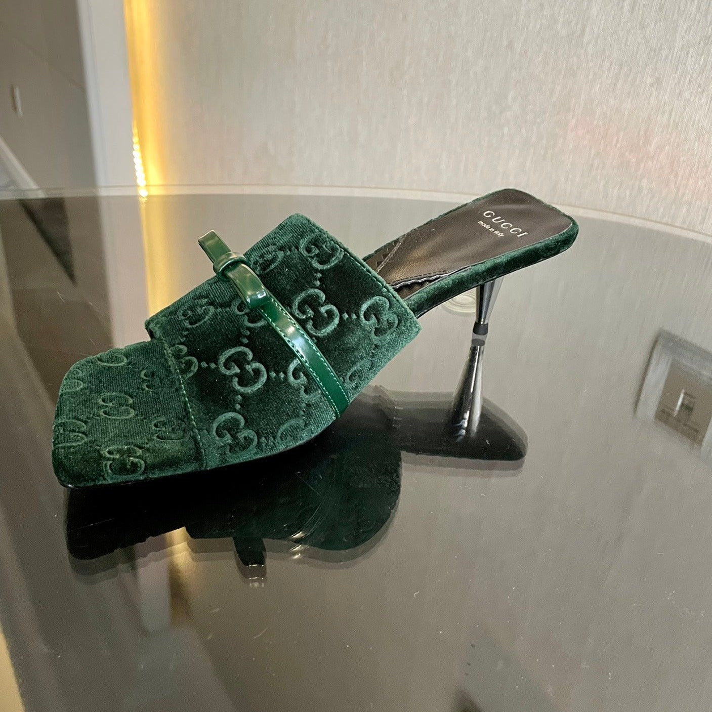 GUCCI VELVET HIGH HEEL SANDALS WITH BEAUTIFUL LOGO DETAILS GREEN FOREST