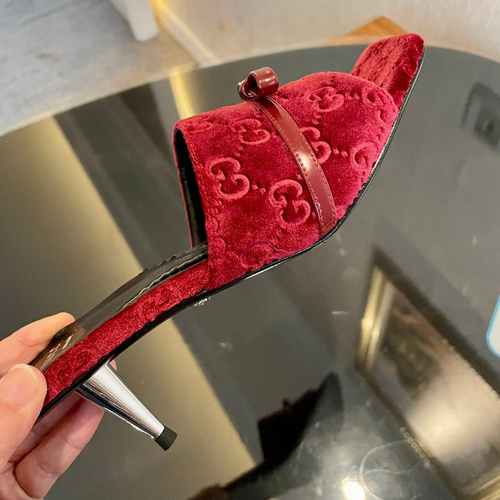 GUCCI VELVET HIGH HEEL SANDALS WITH BEAUTIFUL LOGO DETAILS WINE RED