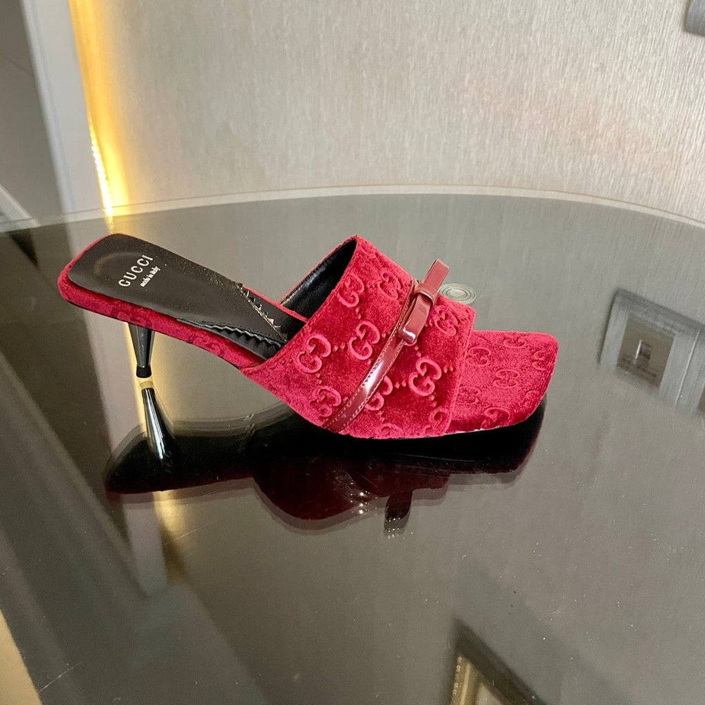 GUCCI VELVET HIGH HEEL SANDALS WITH BEAUTIFUL LOGO DETAILS WINE RED