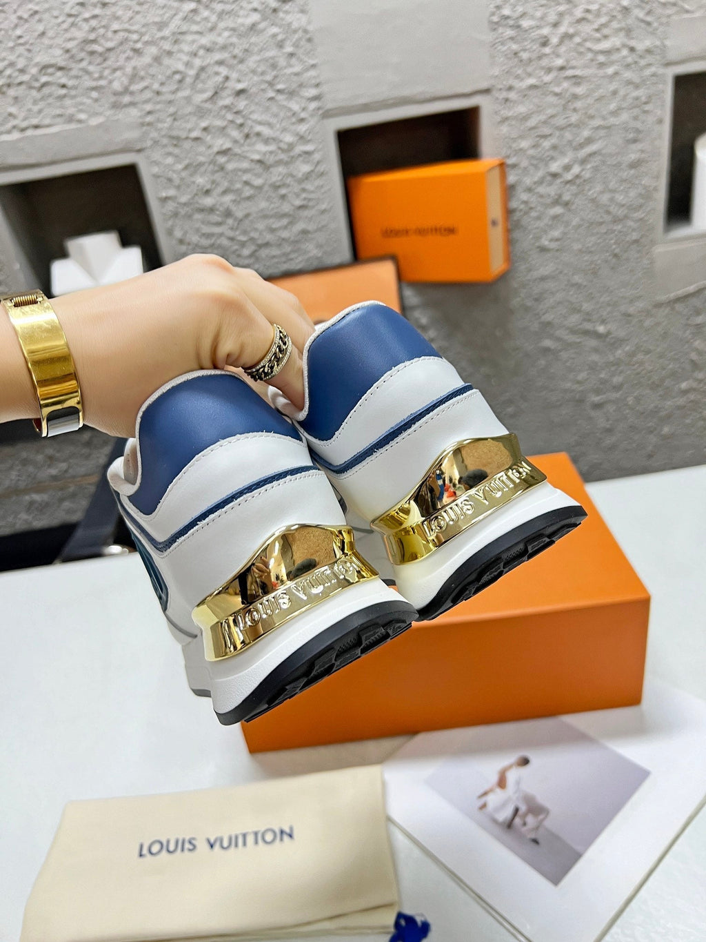 LOUIS VUITTON LV WOMEN SNEAKER IN WHITE MIX BLUE CALFSKIN