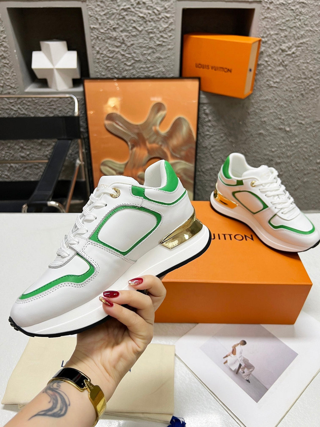 LOUIS VUITTON LV WOMEN SNEAKER IN WHITE MIX GREEN CALFSKIN