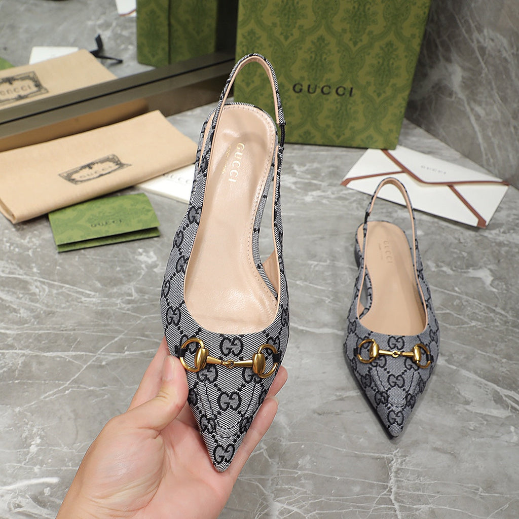 GUCCI Flat Sandals Grey caro