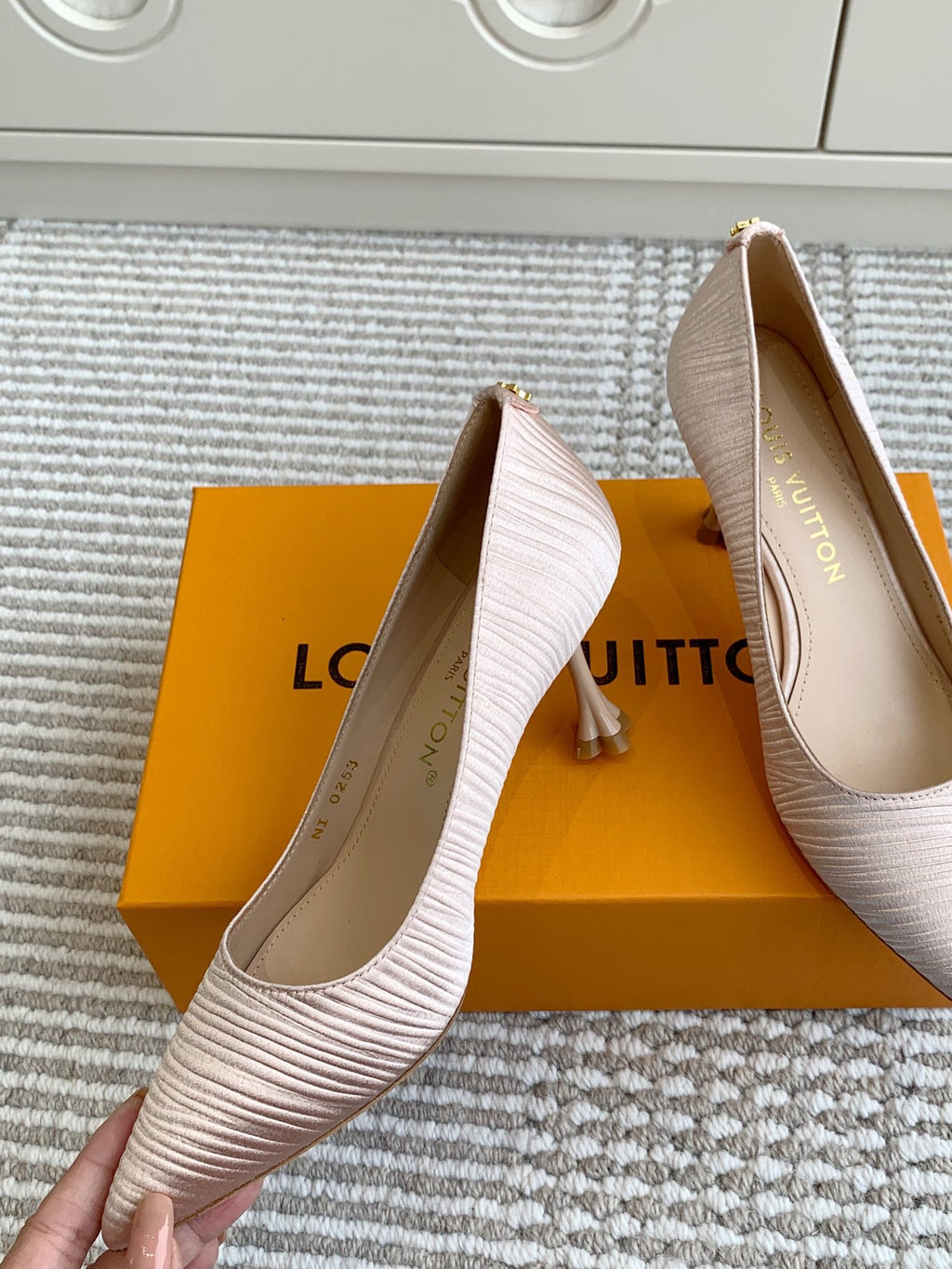 LOUIS VUITTON BLOSSOM PUMP 75 MM IN LIGHT PINK IMPORTED STRIPED SILK SATIN