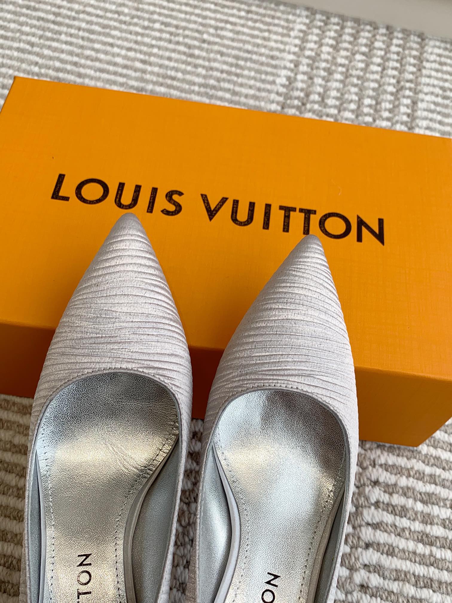 LOUIS VUITTON BLOSSOM PUMP 7 CM IN SILVER IMPORTED STRIPED SILK SATIN