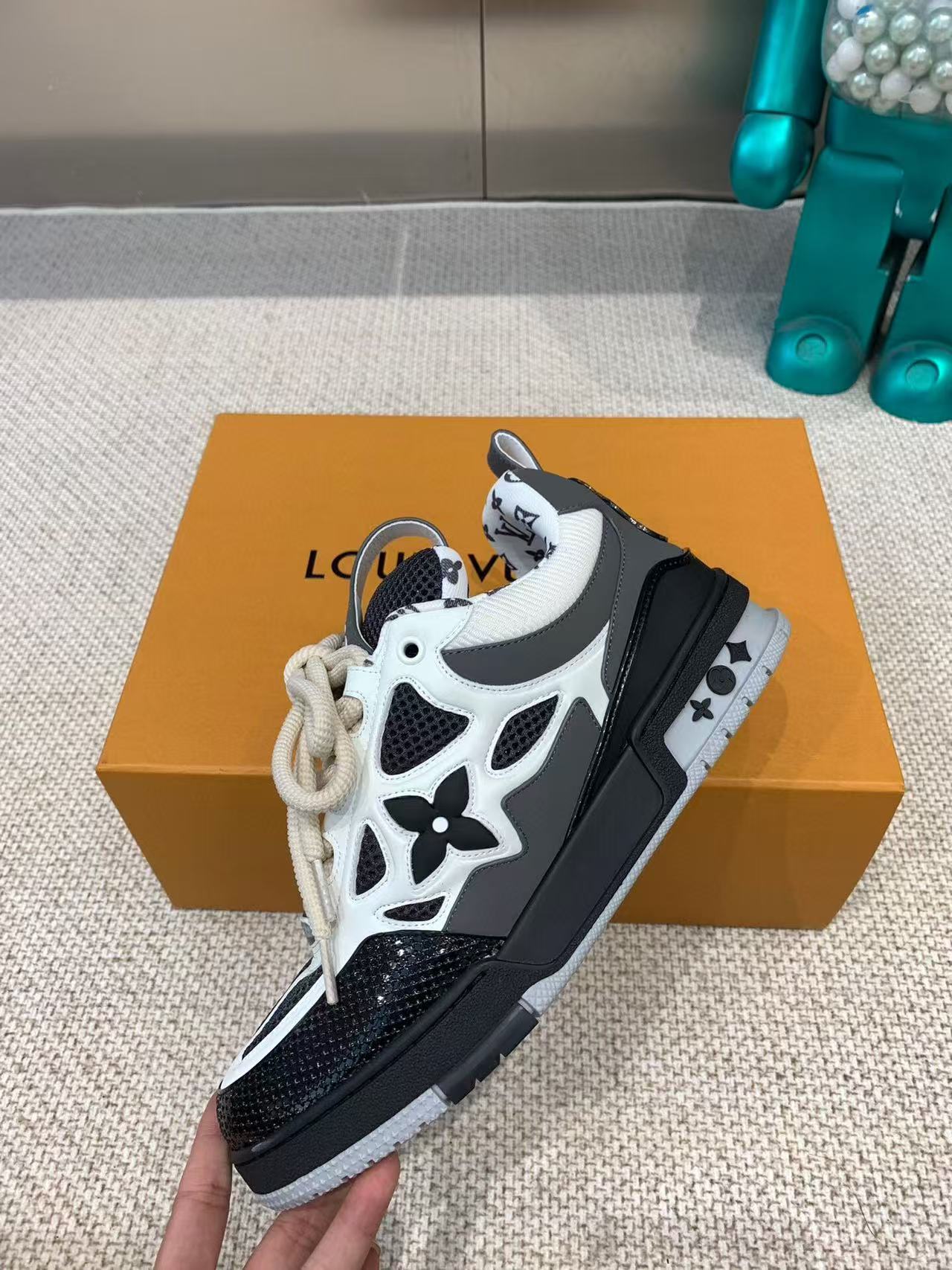 LOUIS VUITTON LV SKATE SNEAKER BLACK MIX WHITE COWHIDE