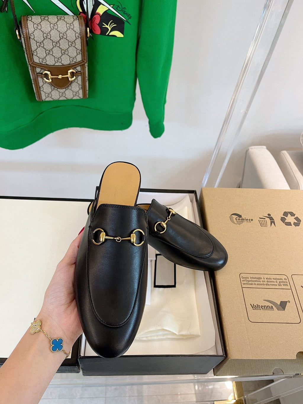 GUCCI SLIPPER MULES BLACK