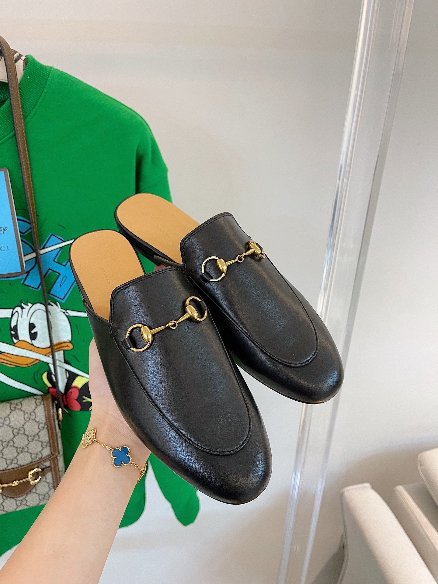 GUCCI SLIPPER MULES BLACK
