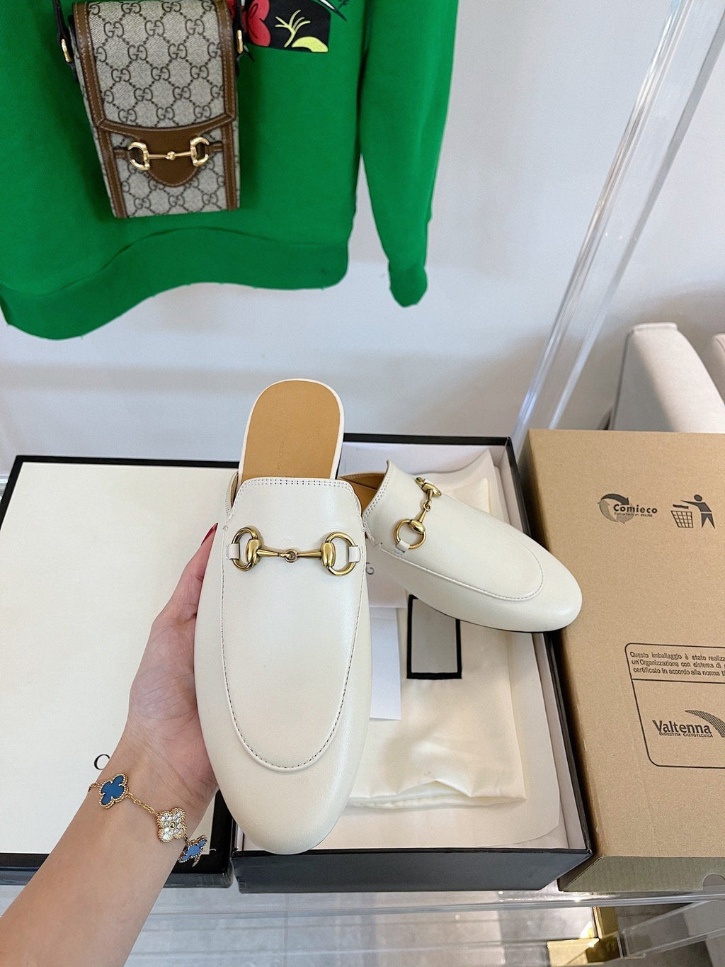GUCCI SLIPPER MULES WHITE