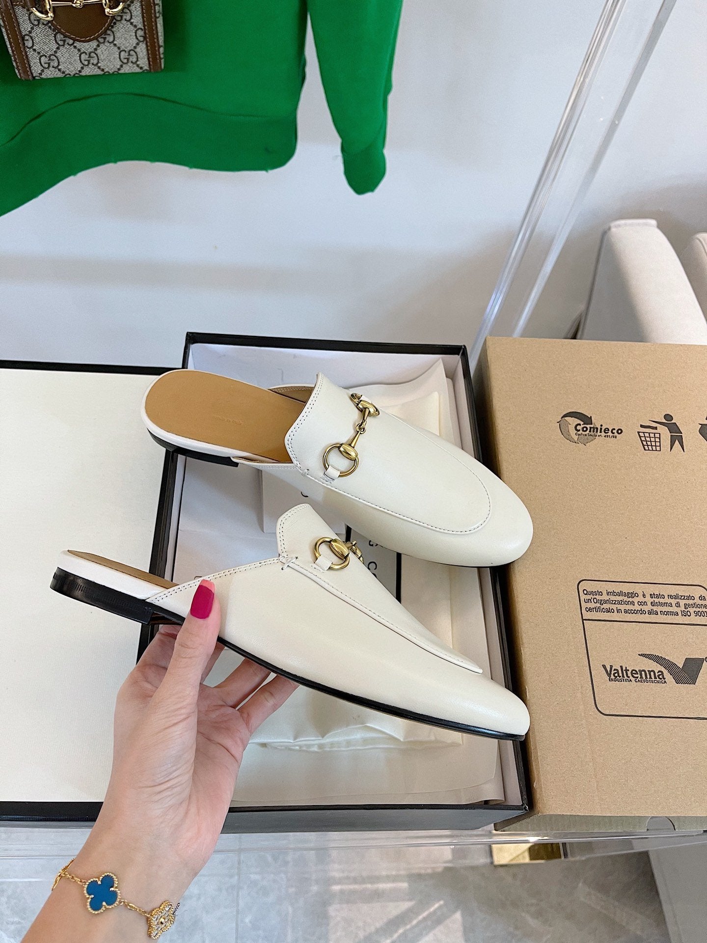 GUCCI SLIPPER MULES WHITE