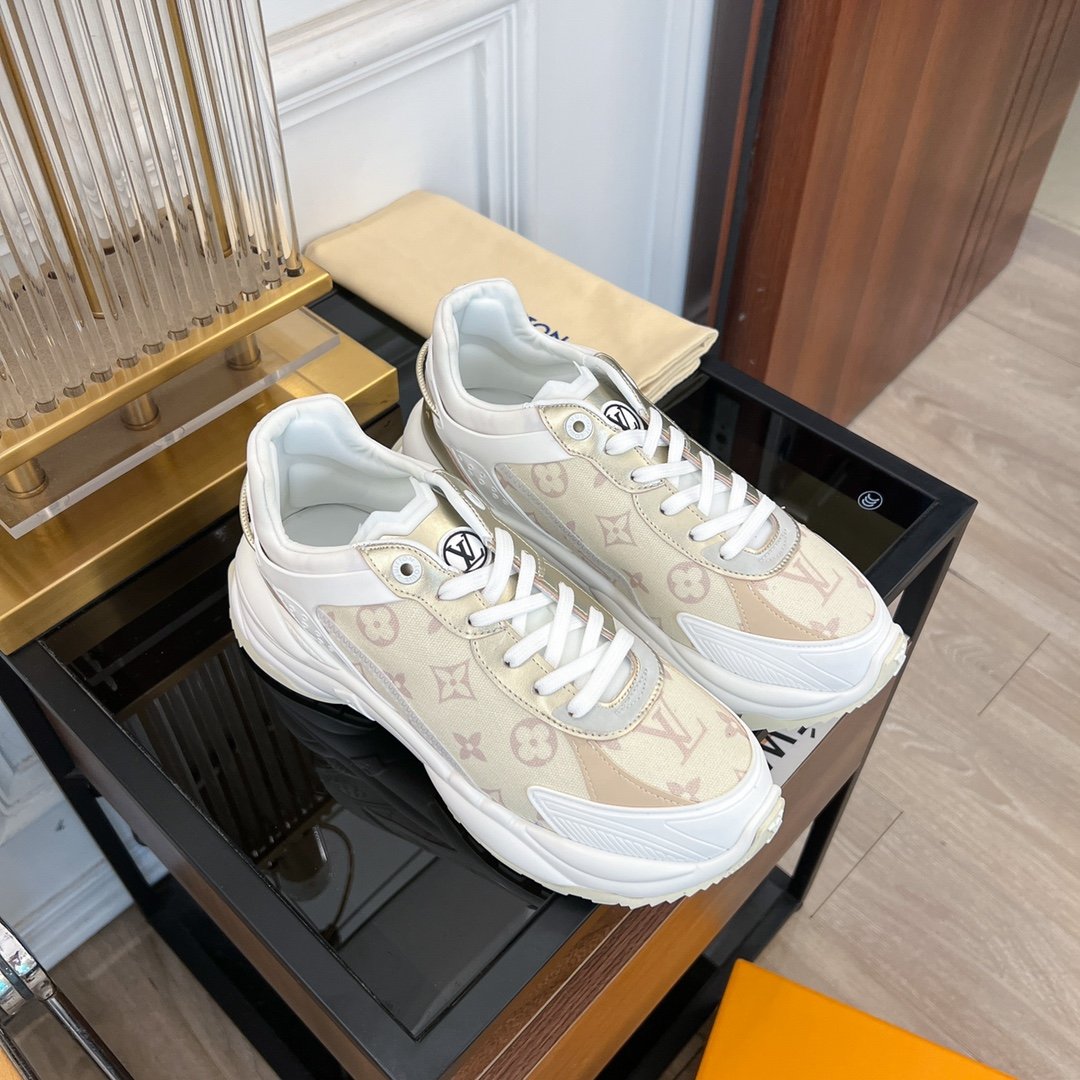 LOUIS VUITTON LV RUN 55 SNEAKER BEIGE