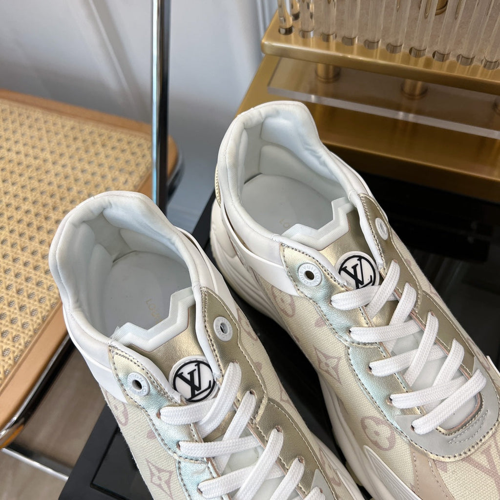 LOUIS VUITTON LV RUN 55 SNEAKER GEIGE